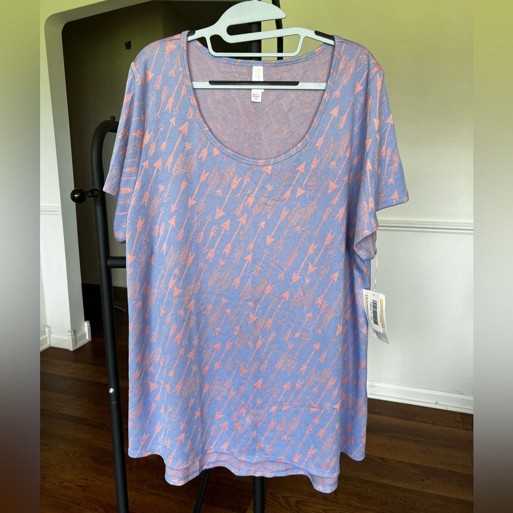 LuLaRoe Classic T NWT